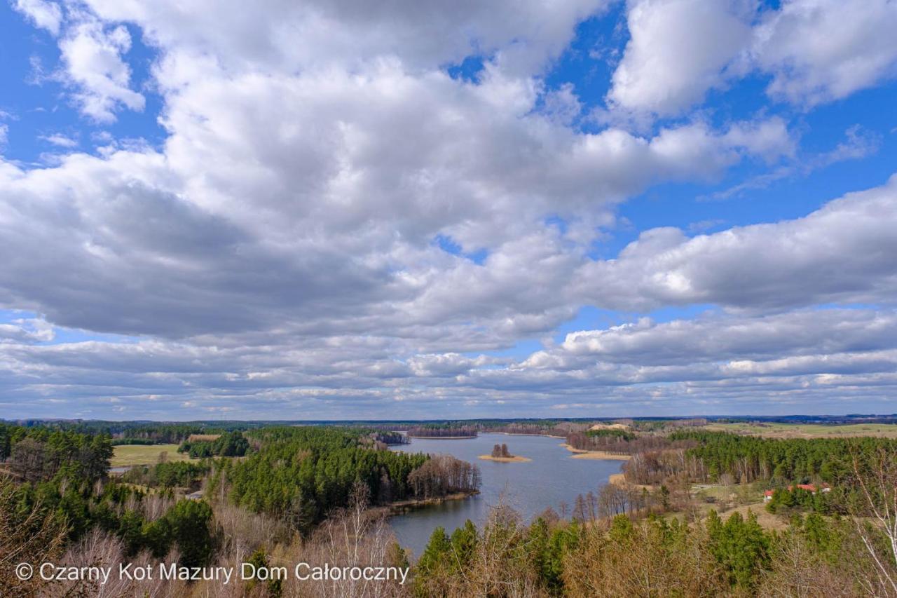 Czarny Kot Mazury Dom Caloroczny Ferienhaus Malkinie