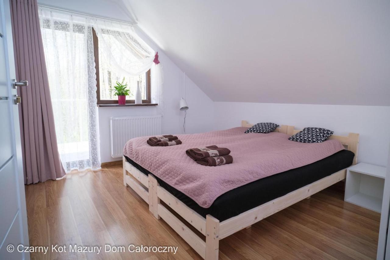 Czarny Kot Mazury Dom Caloroczny Ferienhaus *