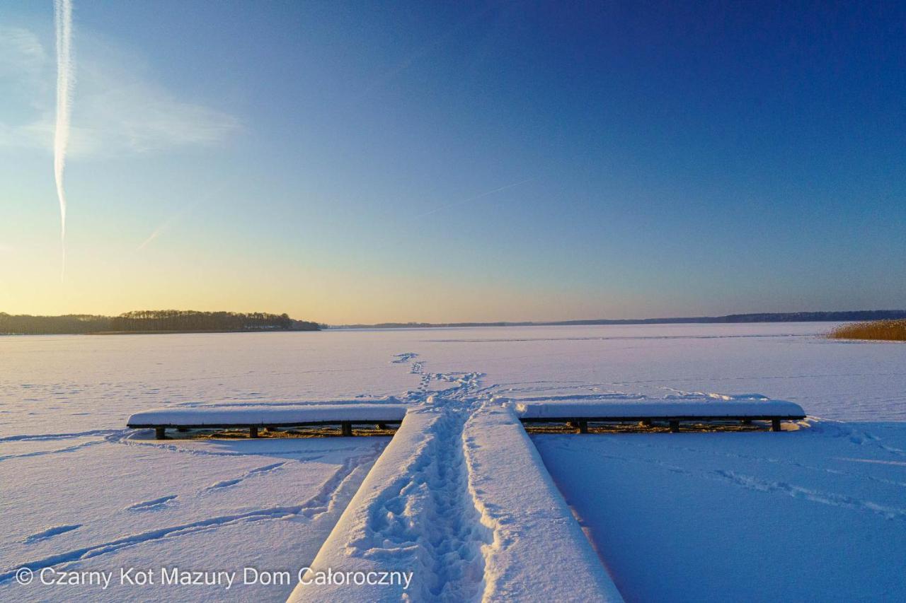 Czarny Kot Mazury Dom Caloroczny Malkinie